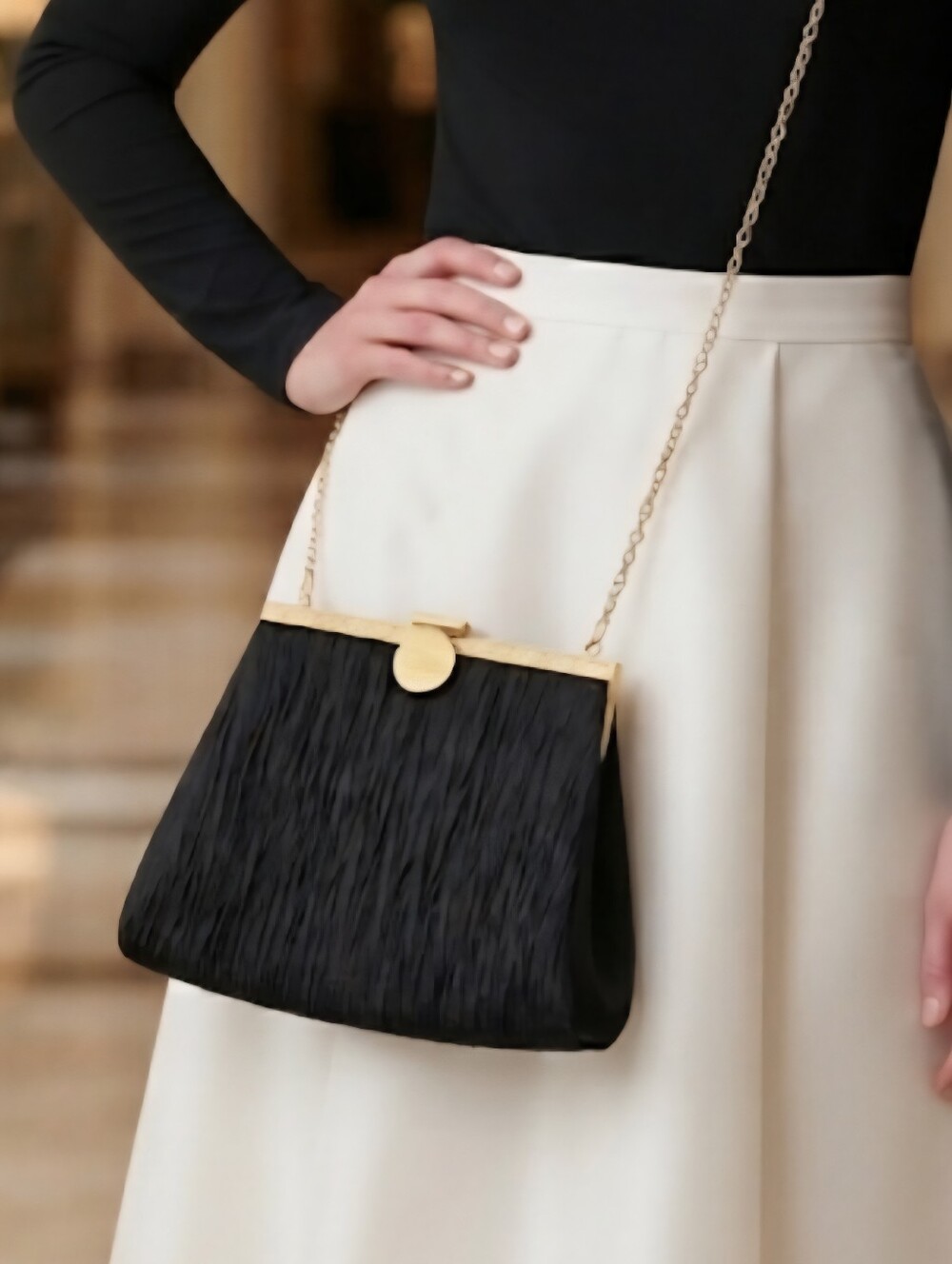 Vintage Black Ruched Satin  Crossbody Clutch With Gold Kiss-lock Closure & Chain